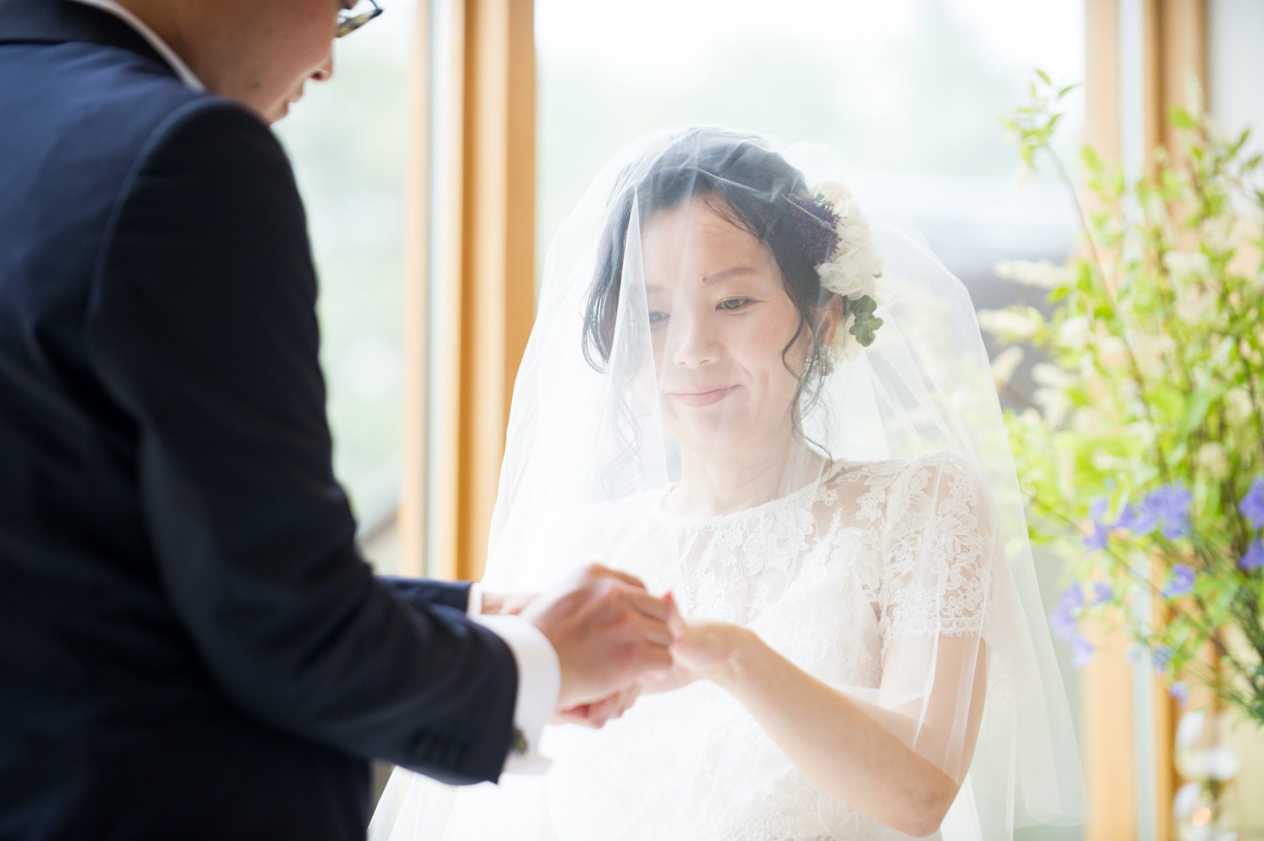 トゥモローウェディング