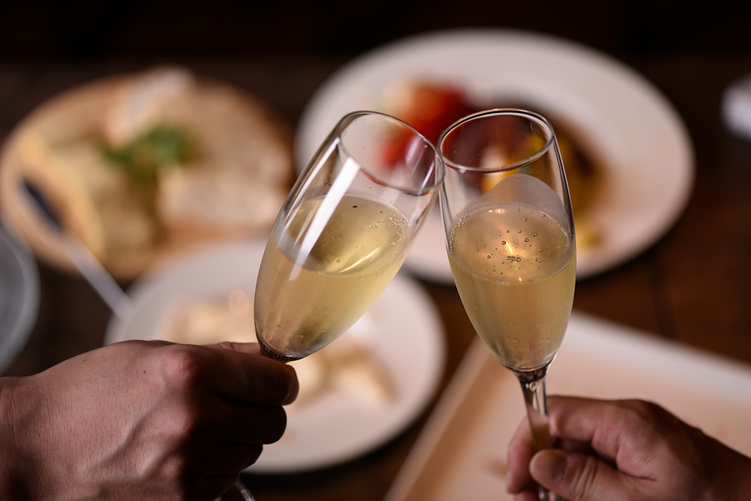 おにくとワイン。フィガロ